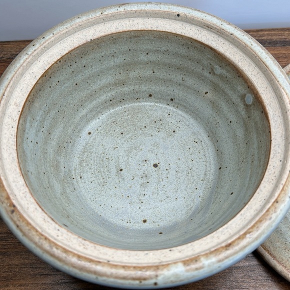 Handcrafted Glazed Earthenware Pottery Butter Dish With Pattern & Lid - Picture 7 of 16